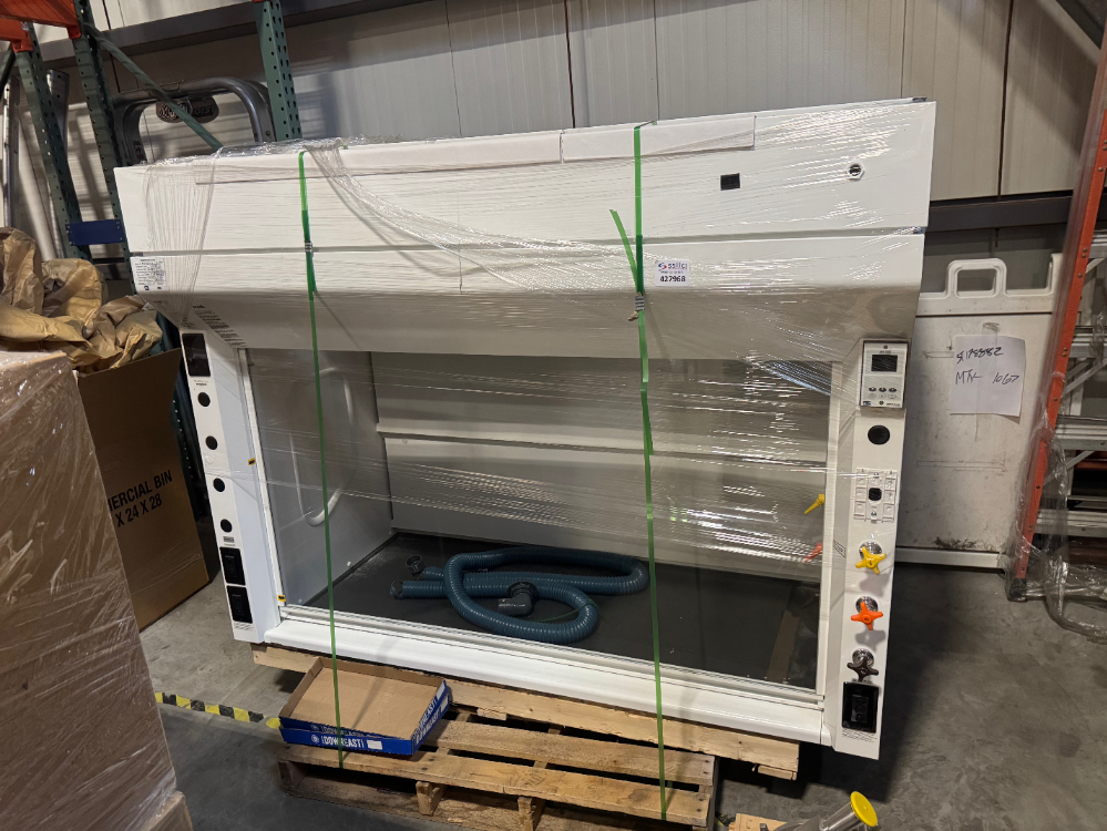 Image of Mott 5' Fume Hood